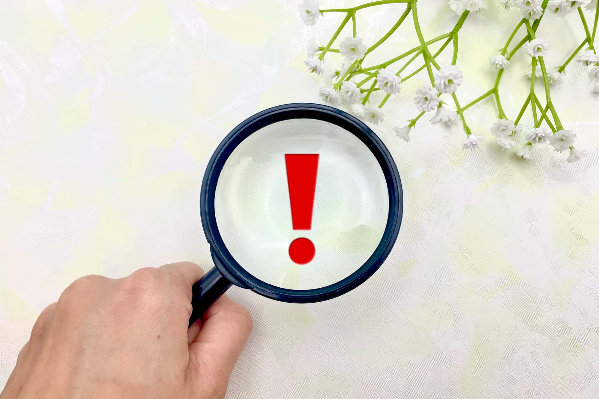 ホワイトニングを受けるうえでの注意点を説明するイメージ