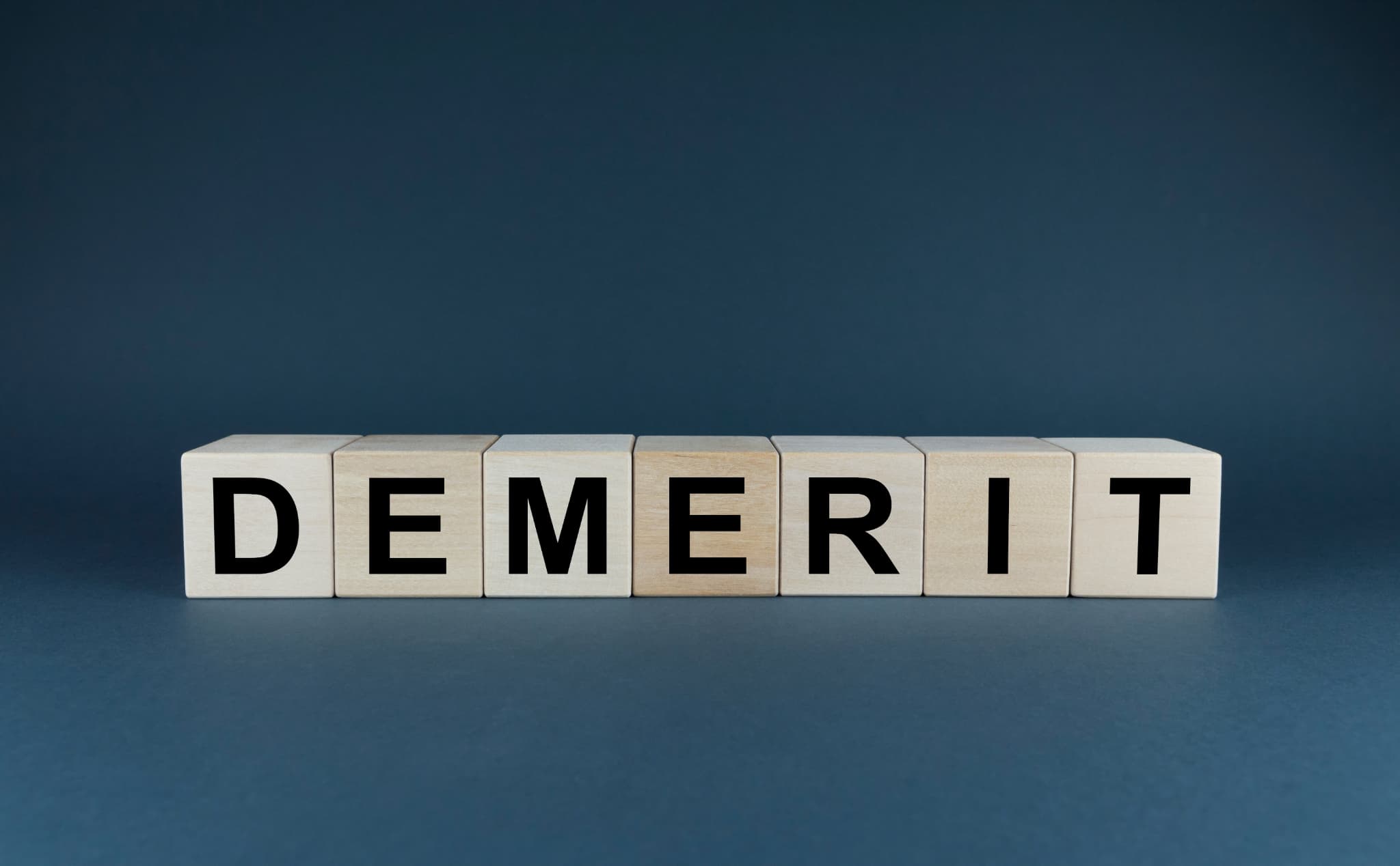 矯正治療で抜歯を行うデメリットのイメージ